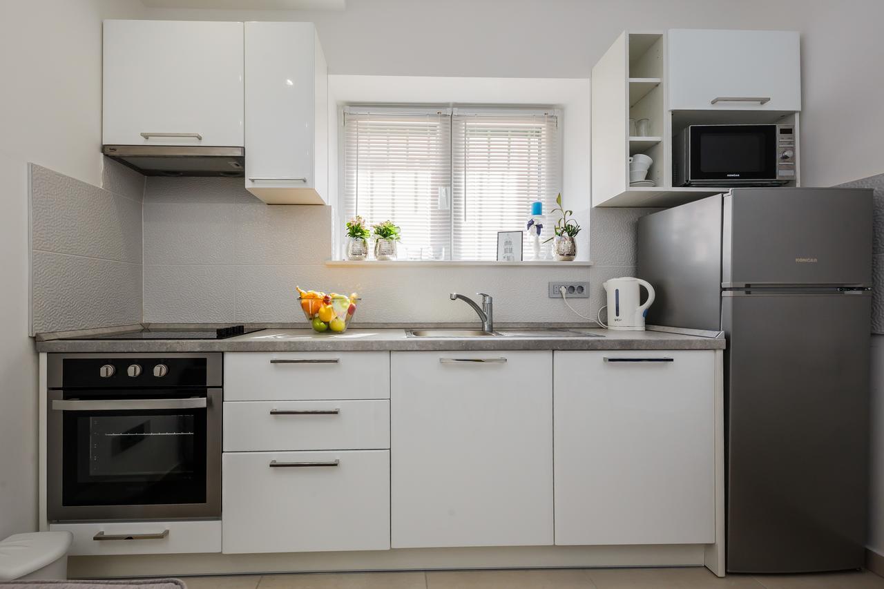 Apartment Emica Split Exteriör bild